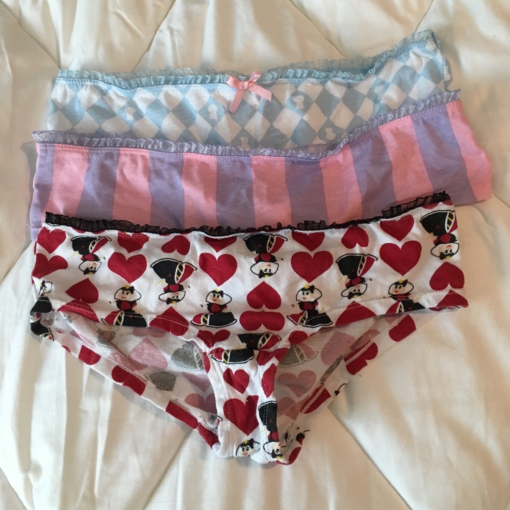 Alice in Wonderland underwear set